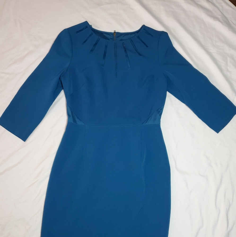 Dress - Picture 2 of 4